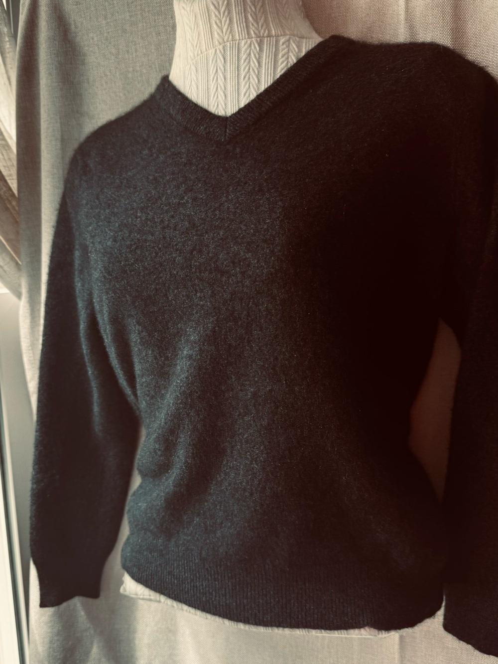 🦇⚫ Club Room 100% Cashmere • Gray Charcoal V-Neck • Gotham Heather ⚫🦇